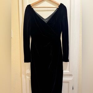 Carmen Marc Valvo Black Velvet Wrap Dress – Size 10